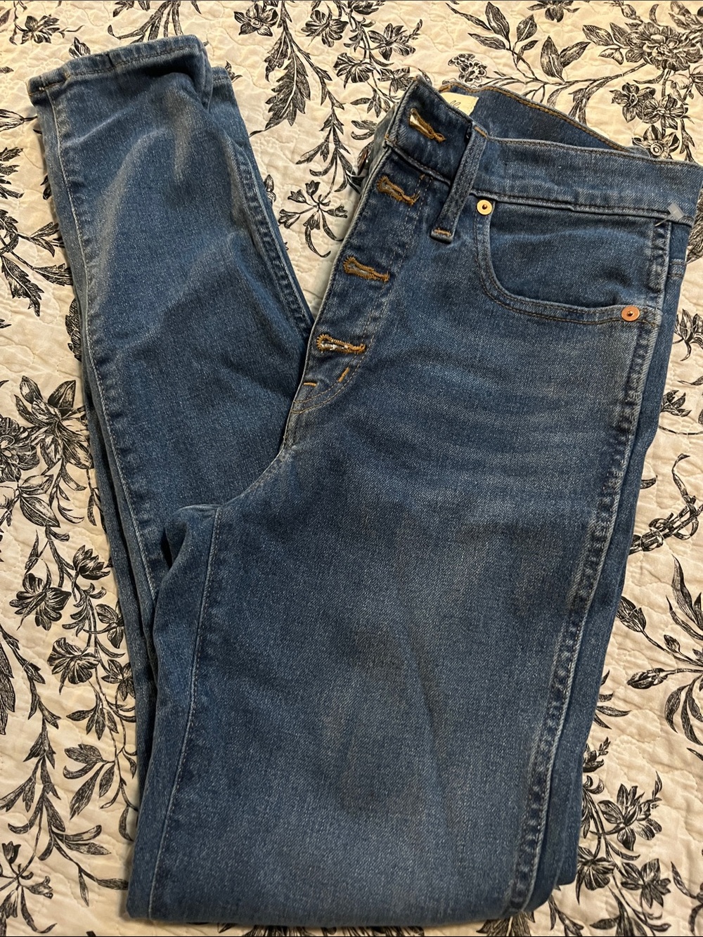 Madewell Skinny Jeans in Medium Blue Denim